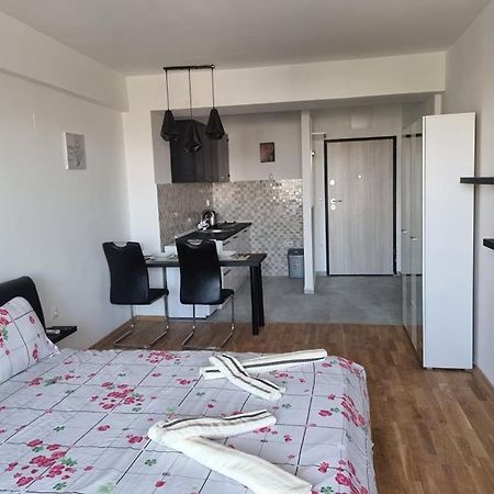 Porta Bus Station Apartment Skopje Ngoại thất bức ảnh