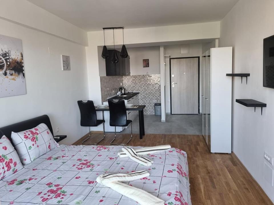 Porta Bus Station Apartment Skopje Ngoại thất bức ảnh